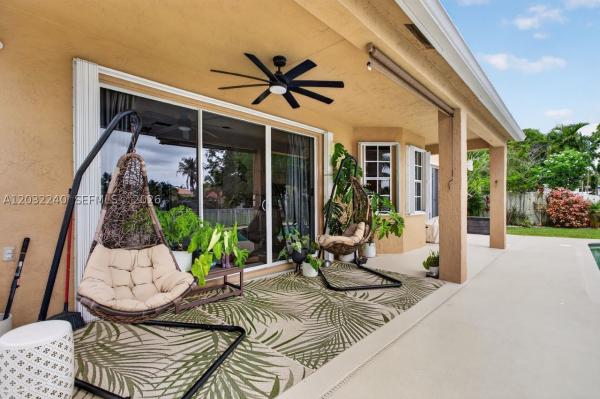Cambridge Lake, 480 Cambridge Dr, Weston, Florida 33326, image 2