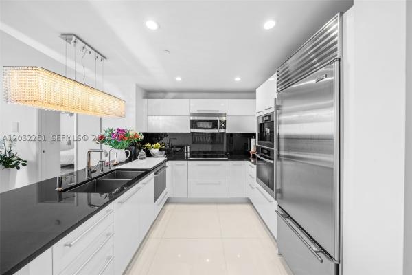 Jade Ocean, 17121 Collins Ave #1802, Sunny Isles Beach, Florida 33160, image 2