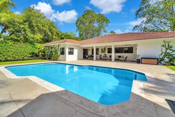 6466 SW 84th St, Unincorporated Dade County, Florida 33143, image 1