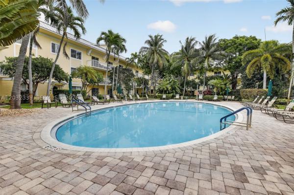 Pine Crest Village At Victoria Park, 150 NE 15th Ave #140, Fort Lauderdale, Florida 33301, image 3