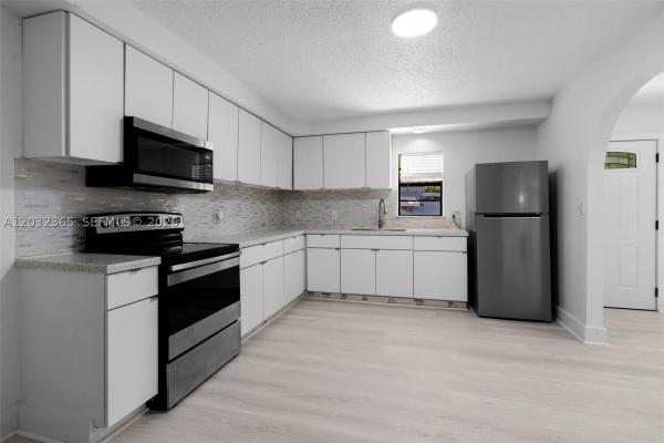 Trailer City, 2475 NE 137th St, North Miami Beach, Florida 33181, image 1