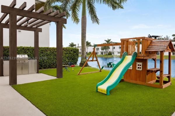 Modern Doral 75, 10286 NW 75th Ter, Doral, Florida 33178, image 3