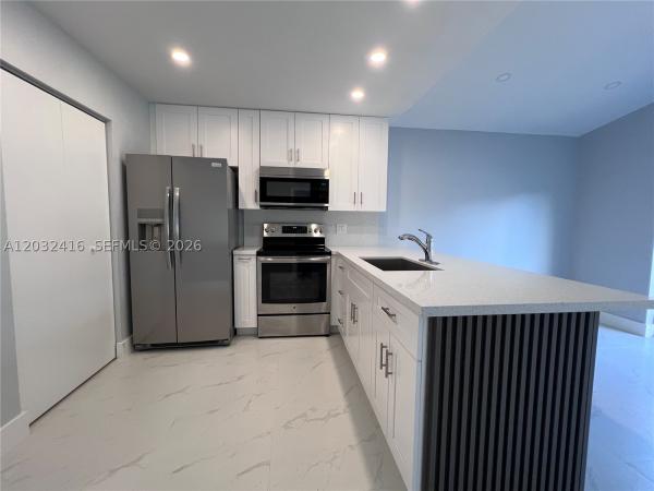 El Prado Country Club, 2834 W 75th Ter, Hialeah, Florida 33018, image 1