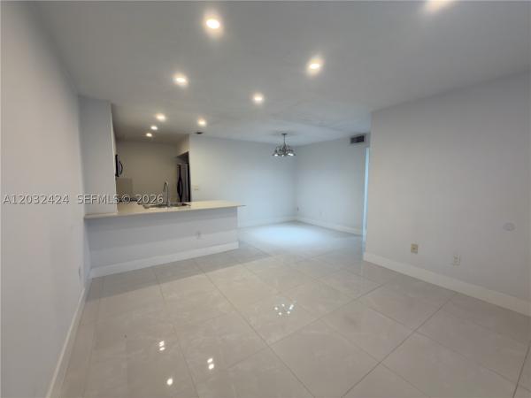 Lago Grande, 2500 W 67th Pl #21-26, Hialeah, Florida 33016, image 1