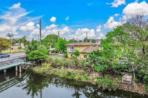 Biscayne Park Estates, 12085 W Dixie Hwy, Biscayne Park, Florida 33161, image 1