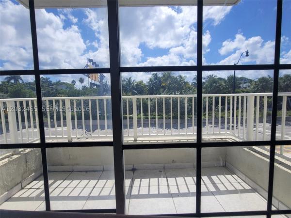 Lake Beach Club, 2600 Collins Ave #201, Miami Beach, Florida 33140, image 2