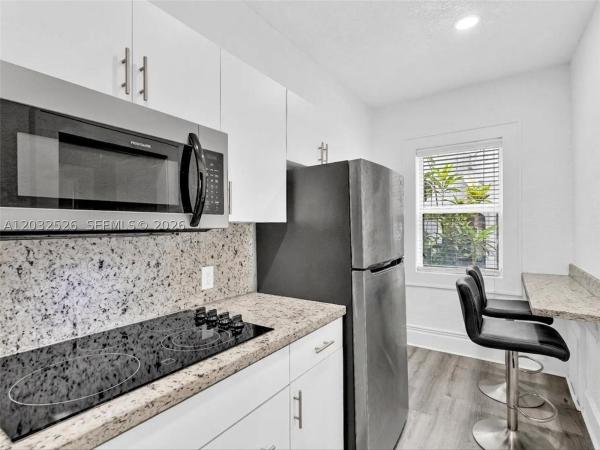 Mendoza, 124 Mendoza Ave #6, Coral Gables, Florida 33134, image 2