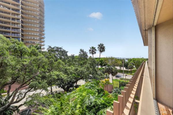 Yacht Harbour, 2901 S Bayshore Dr #4A, Miami, Florida 33133, image 3