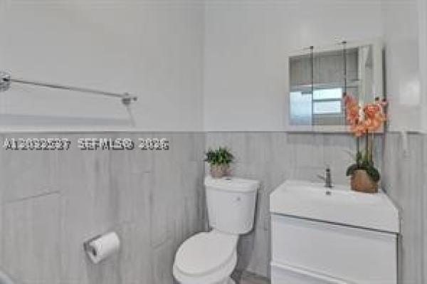 Fulford By The Sea, 2199 NE 182nd St #1, North Miami Beach, Florida 33162, image 1