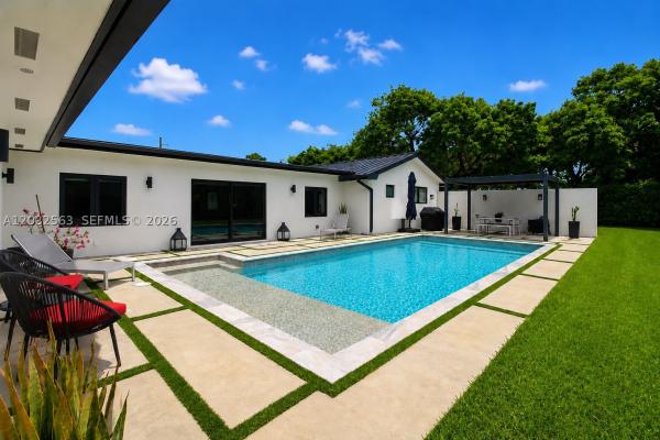 Pinewood Estates, 8700 SW 175th St, Palmetto Bay, Florida 33157, image 1