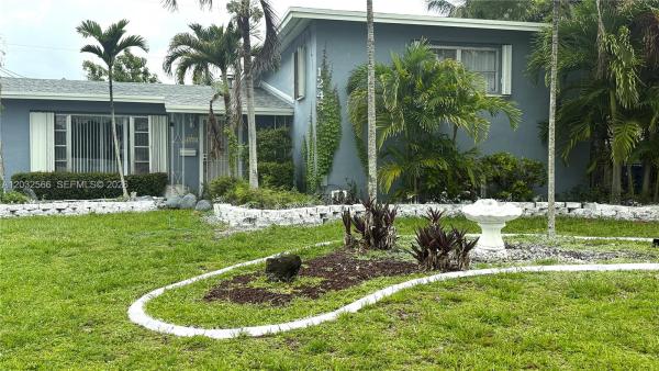 1245 NE 203rd St, Unincorporated Dade County, Florida 33179, image 1