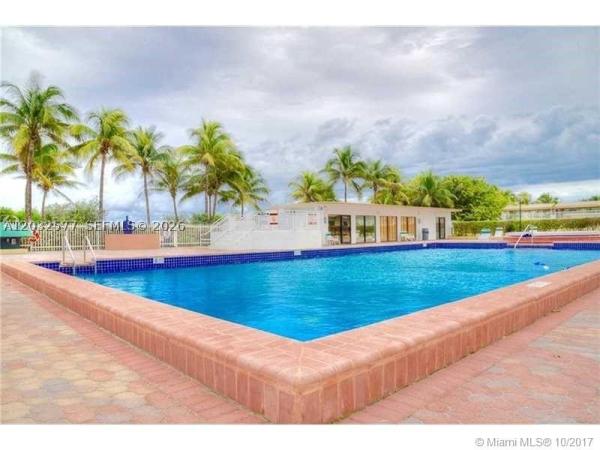 The Carriage Club, 5005 Collins Ave #1202, Miami Beach, Florida 33140, image 2