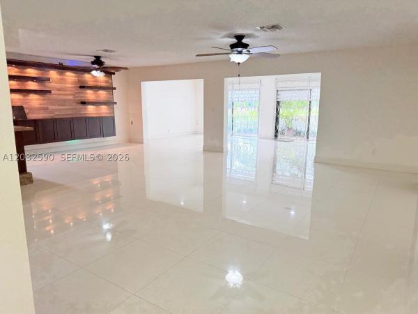 18801 Oakland Hills Dr, Hialeah, Florida 33015, image 1