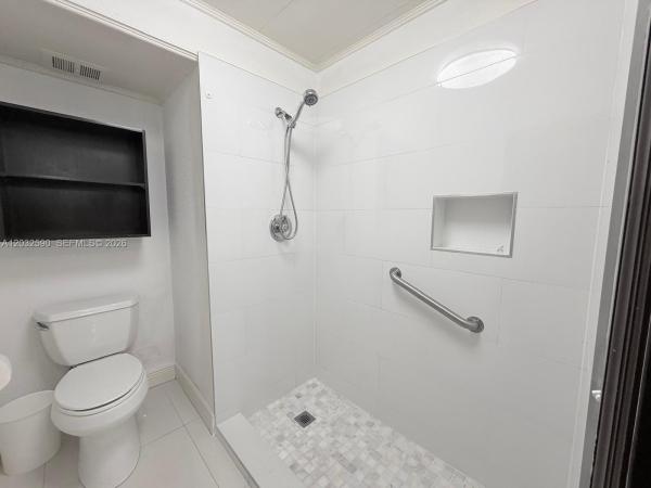 18801 Oakland Hills Dr, Hialeah, Florida 33015, image 1