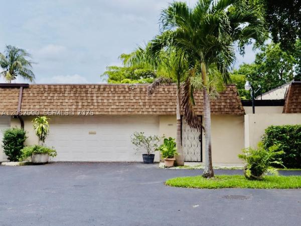 18801 Oakland Hills Dr, Hialeah, Florida 33015, image 1