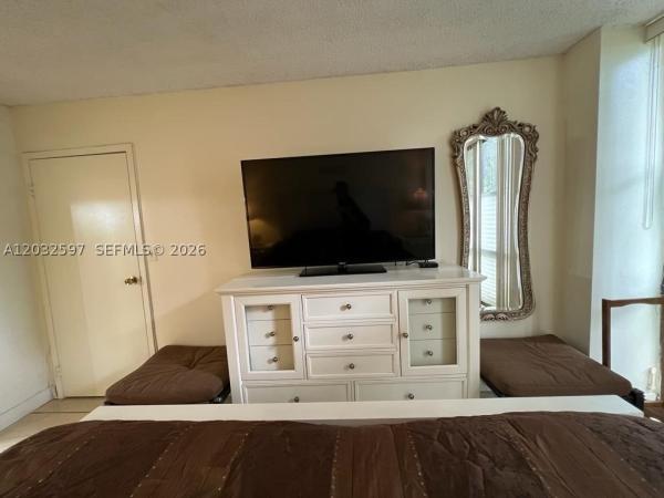 Plaza Of The Americas, 17021 N Bay Rd #103, Sunny Isles Beach, Florida 33160, image 2