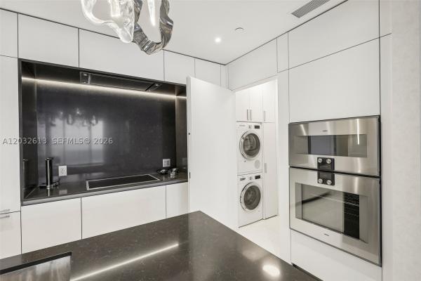 300 Biscayne Boulevard Way #3305W, Miami, Florida 33131, image 2