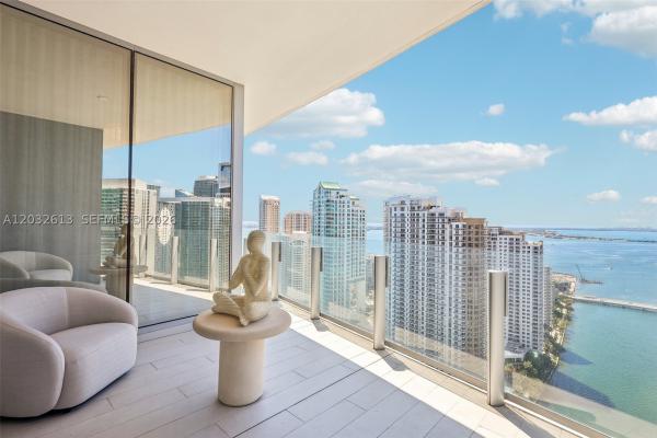 300 Biscayne Boulevard Way #3305W, Miami, Florida 33131, image 1
