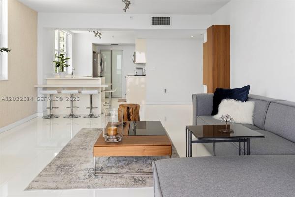 St Louis, 800 Claughton Island Dr #505, Miami, Florida 33131, image 2