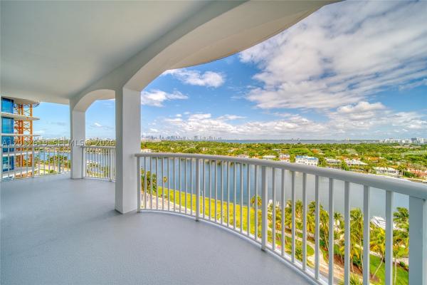 The Carriage House, 5401 Collins Ave #1135, Miami Beach, Florida 33140, image 2