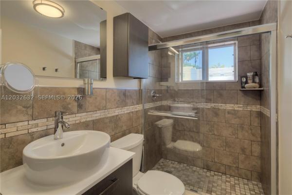 Freedom House, 659 Meridian Ave #10, Miami Beach, Florida 33139, image 2