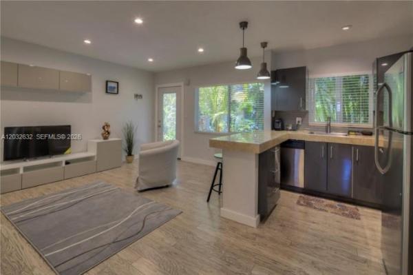 Freedom House, 659 Meridian Ave #10, Miami Beach, Florida 33139, image 1