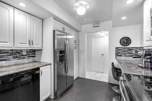 Oceanview Park, 1000 Parkview Dr #715, Hallandale Beach, Florida 33009, image 1