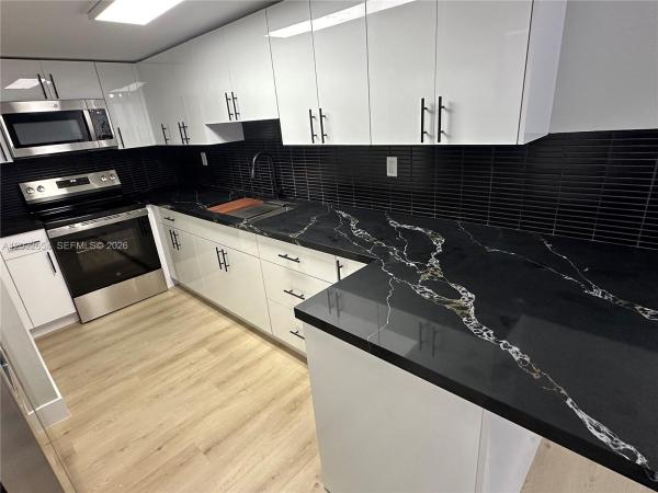 Samari Lake East, 10090 NW 80th Ct #1325, Hialeah Gardens, Florida 33016, image 1