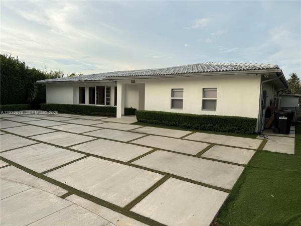 Keystone Island, 13305 Biscayne Island Ter, North Miami, Florida 33181, image 1