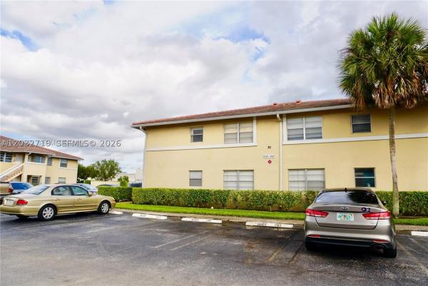 841 Twin Lakes Dr #30-A, Coral Springs, Florida 33071, image 2
