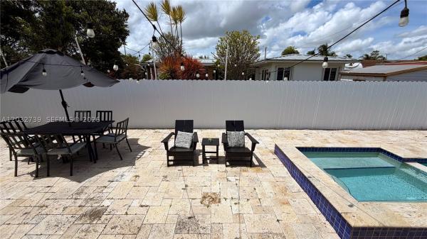 10455 SW 42nd Ter, Unincorporated Dade County, Florida 33165, image 2