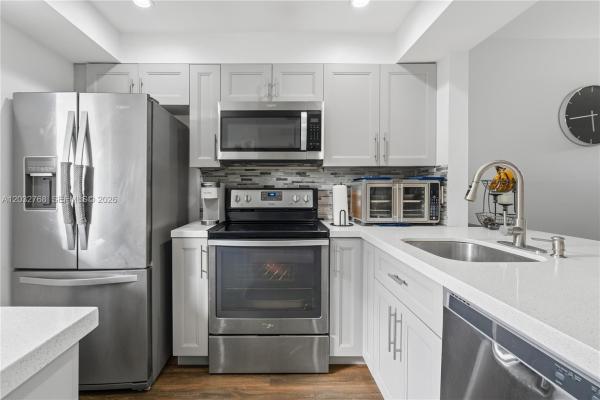Lagoon Place, 9340 Lagoon Pl #304, Davie, Florida 33324, image 1