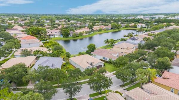 Isles At Weston, 19301 Seneca Ave, Weston, Florida 33332, image 2
