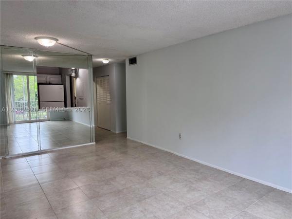 Woodside, 16950 W Dixie Hwy A232 Hwy #232, North Miami Beach, Florida 33160, image 1
