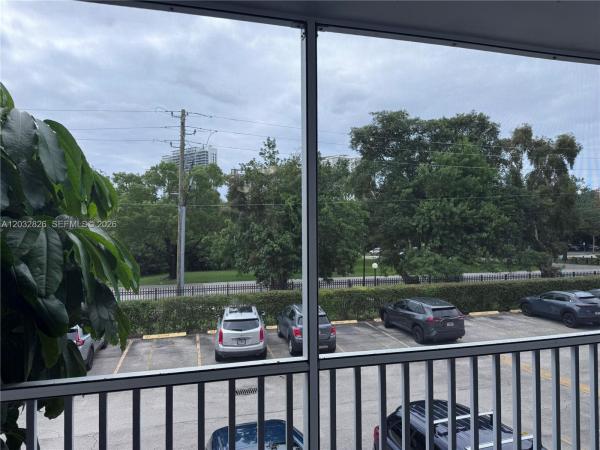 Woodside, 16950 W Dixie Hwy A232 Hwy #232, North Miami Beach, Florida 33160, image 1