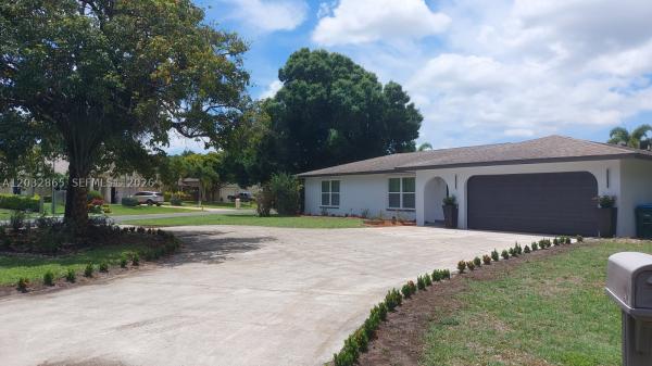 320 SE 15th Pl, Cape Coral, Florida 33990, image 1