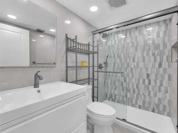 Abaco Village, 1601 Abaco Dr #F3, Coconut Creek, Florida 33066, image 2