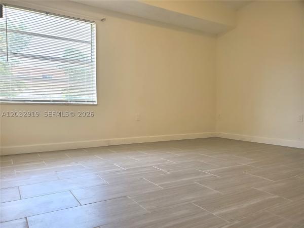 250 NW 107th Ave #106, Unincorporated Dade County, Florida 33172, image 2