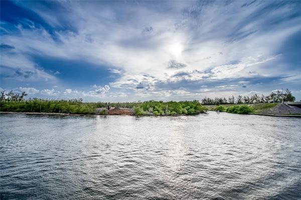 Hollywood, Florida 33019, image 1