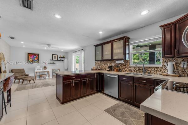 14061 SW 39th St, Unincorporated Dade County, Florida 33175, image 1