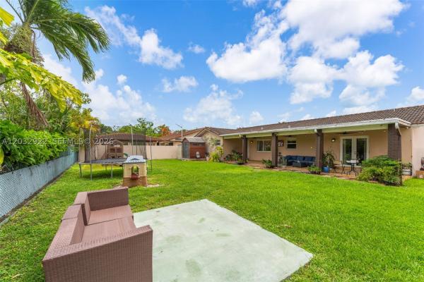 14061 SW 39th St, Unincorporated Dade County, Florida 33175, image 2