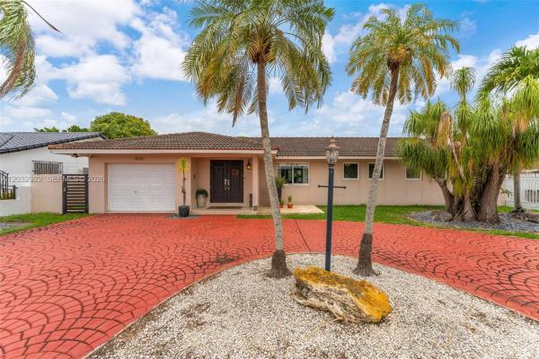 14061 SW 39th St, Unincorporated Dade County, Florida 33175, image 1