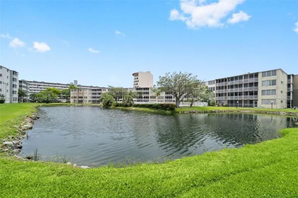 1690 NE 191st St #302-1, Unincorporated Dade County, Florida 33179, image 1