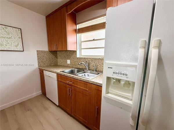 Mariposa Manor, 1235 Mariposa Ave #7, Coral Gables, Florida 33146, image 1