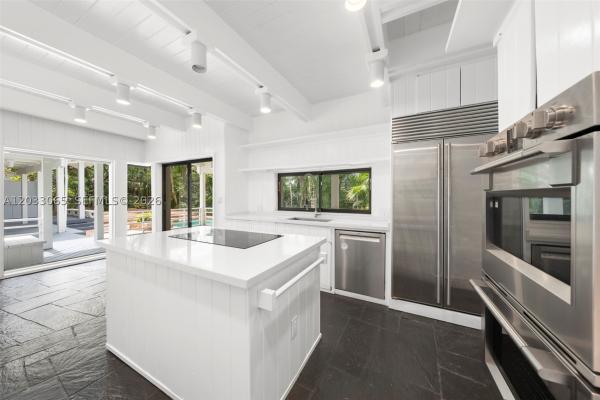Snapper Creek Oaks, 5600 Oakwood Ln, Coral Gables, Florida 33156, image 2