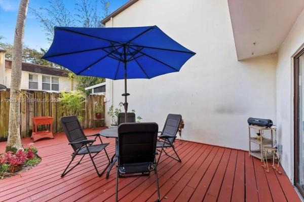 Hollywood Gardens, 3300 Atlanta St #15B, Hollywood, Florida 33021, image 1