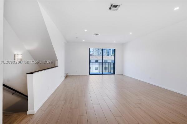 113 NE 6 #2115, Fort Lauderdale, Florida 33304, image 2