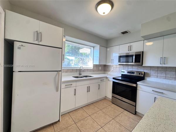 Boulevard Heights, 7900 NW 16th St, Pembroke Pines, Florida 33024, image 1