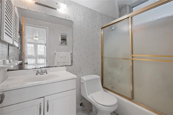 Byron Towers, 8001 Byron Ave #3C, Miami Beach, Florida 33141, image 2