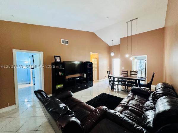 Spring Lake Villas, 8203 NW 100th Dr, Tamarac, Florida 33321, image 2